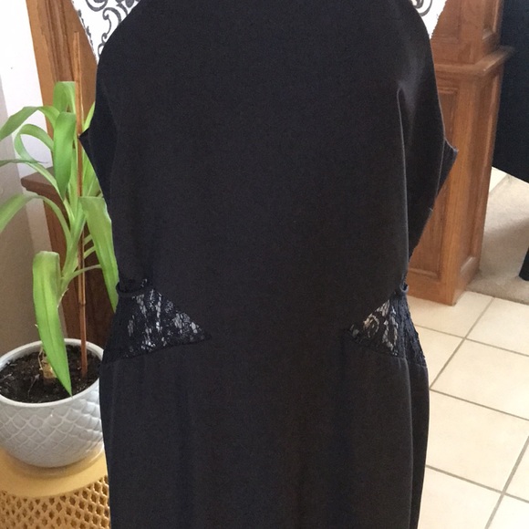 NSR BLACK DRESS - Picture 8 of 9